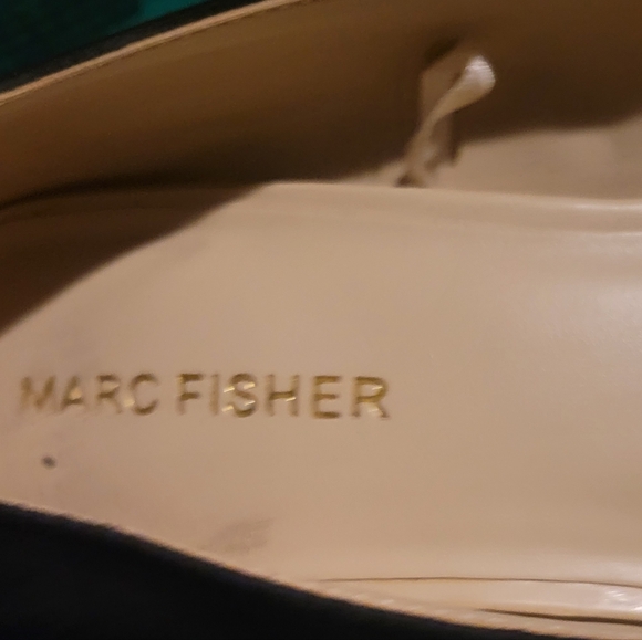 MARC FISHER SUEDE Heels Black With Gold On Heels Size 7.5 - Picture 9 of 10